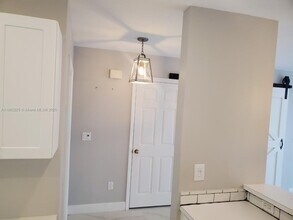 589 NW 208th Way in Pembroke Pines, FL - Building Photo - Building Photo