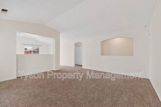 7705 Crepe Myrtle Rd SW in Albuquerque, NM - Building Photo - Building Photo