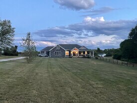 100 N Homestead Ln in Lancaster, KY - Building Photo