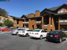 104 Stone Pine Ln, Unit furnished Bed and bath in San Ramon, CA - Building Photo