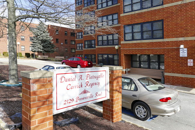 Carrick Regency in Pittsburgh, PA - Foto de edificio - Building Photo