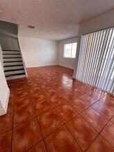 6215 SW Kendale Lakes Cir in Miami, FL - Building Photo - Building Photo