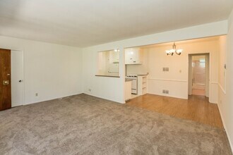 145 N La Peer Dr in West Hollywood, CA - Building Photo - Building Photo