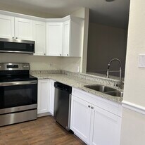 12702 Raeburn Way in Tampa, FL - Building Photo