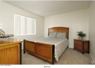 5312 E Taylor St, Unit 1 in Phoenix, AZ - Foto de edificio - Building Photo