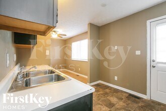 5242 Traditions Rd, Unit 2 in Indianapolis, IN - Building Photo - Building Photo