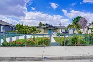 450 E 9th St, Unit #A in Pomona, CA - Building Photo