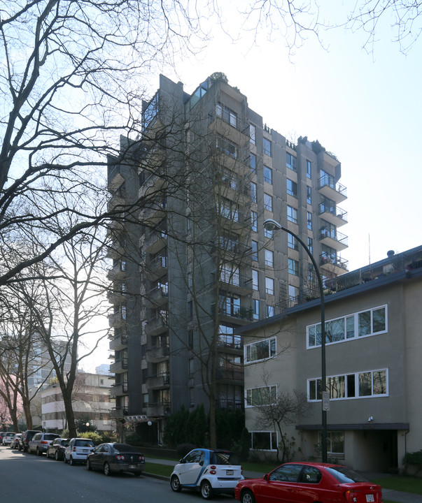 Lancaster Gate in Vancouver, BC - Building Photo