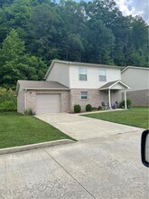 9 Mountaineer Cir in Wheeling, WV - Building Photo - Building Photo