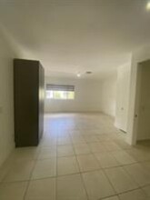 1045 NE 18th Ave, Unit 201 in Fort Lauderdale, FL - Building Photo - Building Photo