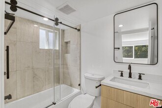 10826 Hesby St in Los Angeles, CA - Building Photo - Building Photo