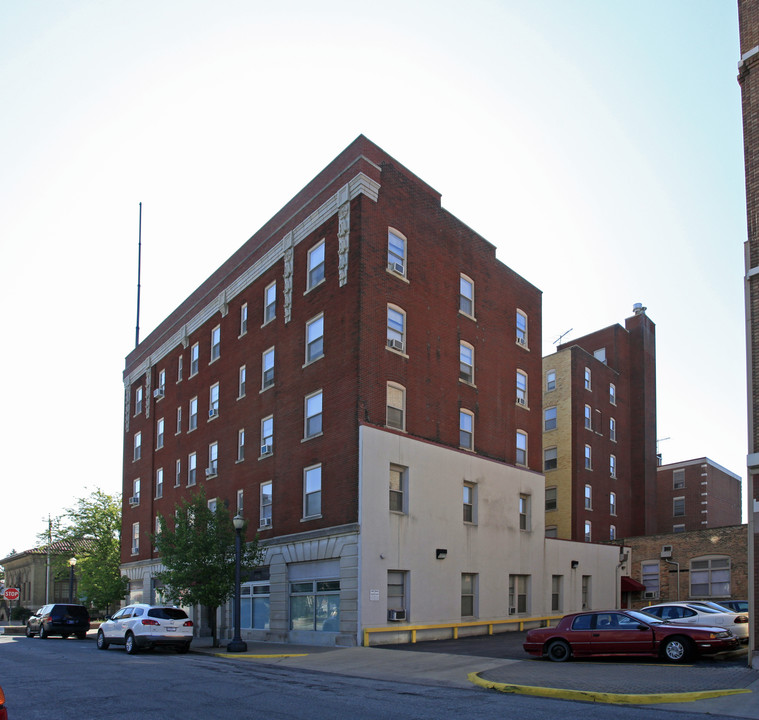 Rumely Historic Apartments in La Porte, IN - Foto de edificio