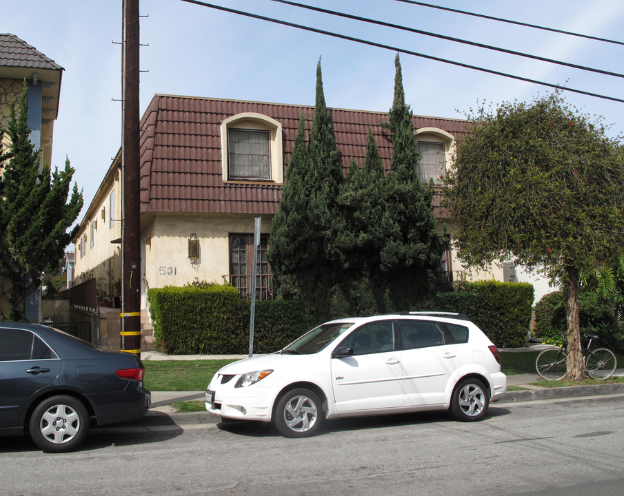 501 Raymond Ave in Santa Monica, CA - Building Photo