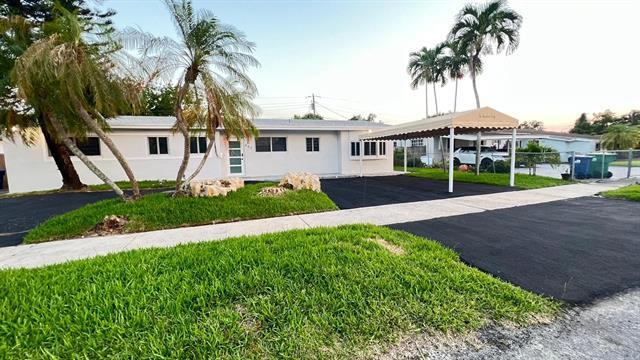 640 NE 178th Ter in North Miami Beach, FL - Building Photo