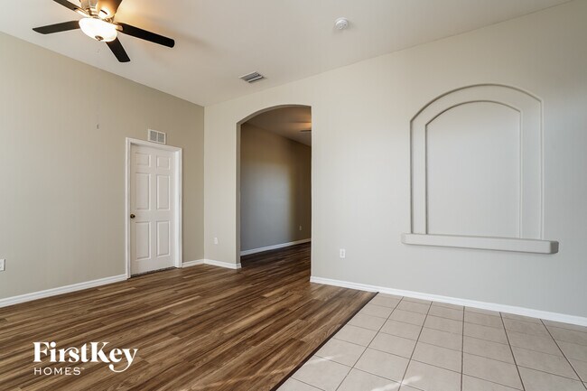 2302 NW 27th Ave in Cape Coral, FL - Building Photo - Building Photo