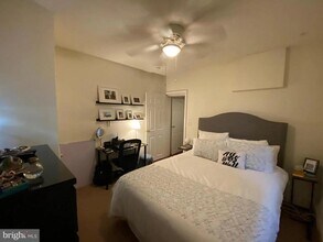 1713 Christian St in Philadelphia, PA - Building Photo - Building Photo