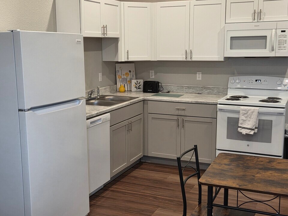 5833 Homewood Dr, Unit 5833 in Fort Wayne, IN - Foto de edificio