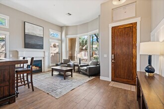 13610 E Laurel Ln in Scottsdale, AZ - Building Photo - Building Photo