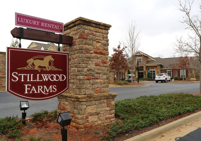 Stillwood Farms Apartments at Newnan in Newnan, GA - Foto de edificio - Building Photo