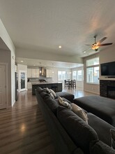 6057 Oasis St in West Richland, WA - Building Photo - Building Photo