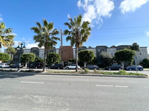 REGAL MANOR in Hawthorne, CA - Foto de edificio - Interior Photo