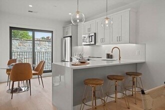 52 Withington St in Boston, MA - Building Photo - Building Photo