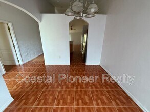 418 Ohio Way in Poinciana, FL - Building Photo - Building Photo