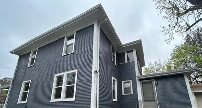 1432 Crosby St in Rockford, IL - Foto de edificio - Building Photo