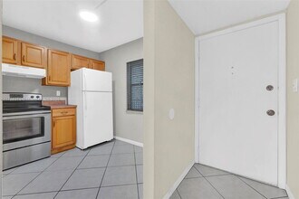 6301 N University Dr in Tamarac, FL - Building Photo - Building Photo