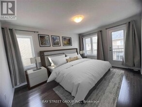 3325 Carding Mill Trail in Oakville, ON - Building Photo - Building Photo