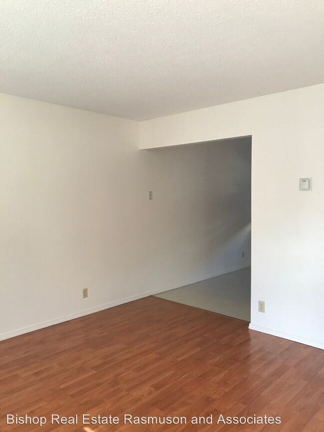 287 E Elm St-Unit -#2 in Bishop, CA - Building Photo - Building Photo