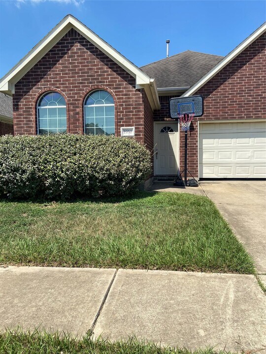 1930 Shady Oaks Ct in Missouri City, TX - Building Photo