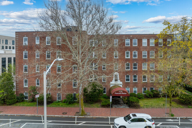 Foxcroft Manor in Cambridge, MA - Building Photo - Building Photo