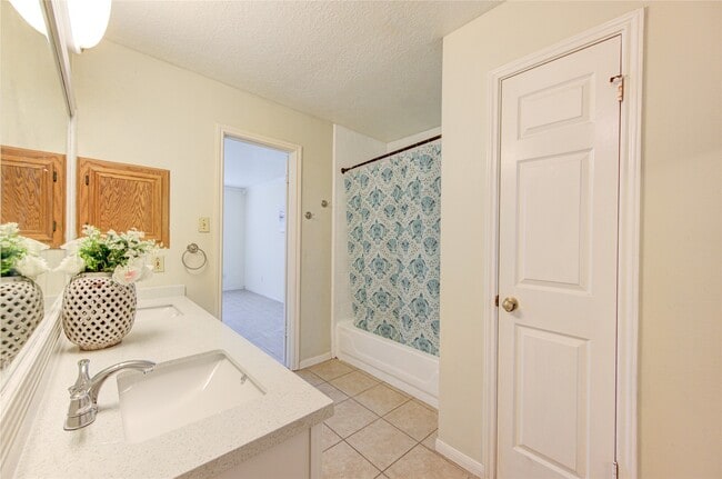 property at 2915 Blue Mist Dr