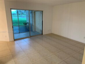 1013 Coral Club Dr in Coral Springs, FL - Building Photo - Building Photo