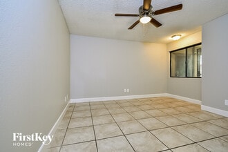 77 Parrish Ln in Las Vegas, NV - Building Photo - Building Photo