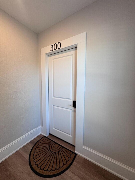 300 E 3rd St in Jacksonville, FL - Building Photo