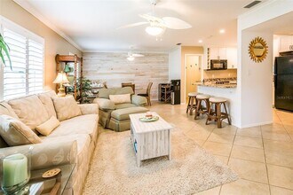 1900 Benjamin Franklin Dr in Sarasota, FL - Building Photo - Building Photo