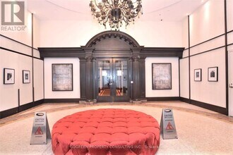 197 Yonge St in Toronto, ON - Building Photo - Building Photo