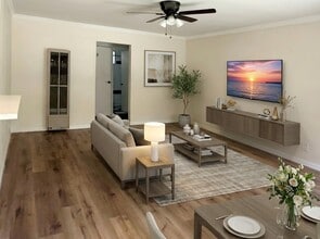 Bungalows in Los Angeles, CA - Building Photo - Building Photo