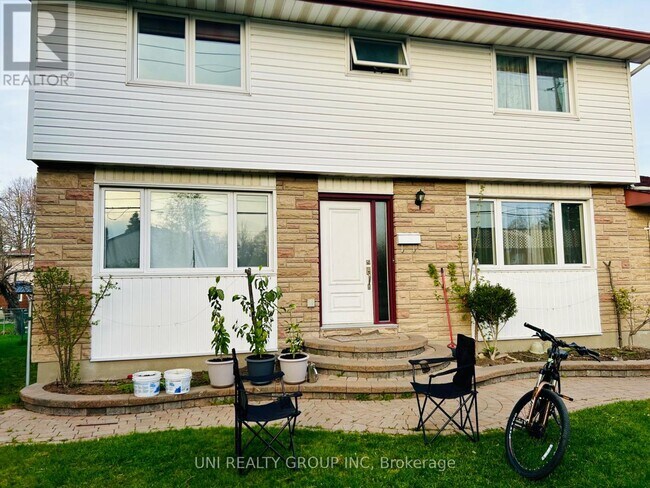 1441 Fisher Ave in Ottawa, ON - Building Photo - Building Photo
