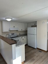 5281 Old Richmond Rd in Danville, VA - Building Photo - Building Photo