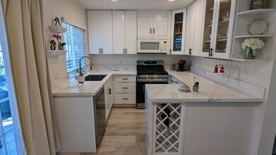 51 Thicket in Irvine, CA - Building Photo - Building Photo