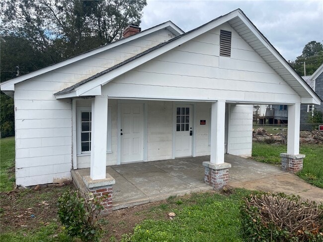 property at 731 E Main St