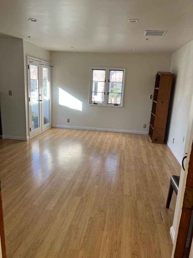 200 S Rodeo Dr in Beverly Hills, CA - Building Photo - Building Photo