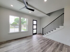 9910 Langdale Rd in Houston, TX - Building Photo - Building Photo