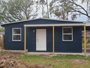 703 W Veterans Dr in Perry, FL - Building Photo - Building Photo