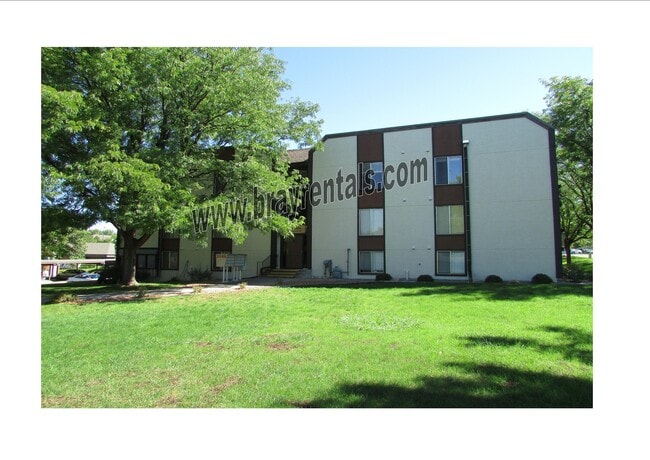 property at 3146 Lakeside Dr