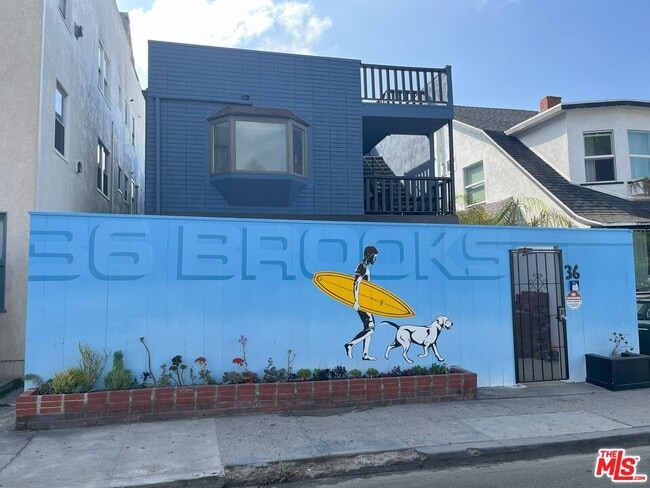 property at 36 Brooks Ave