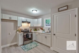 1435 N Poplar Ave in Fresno, CA - Building Photo - Building Photo